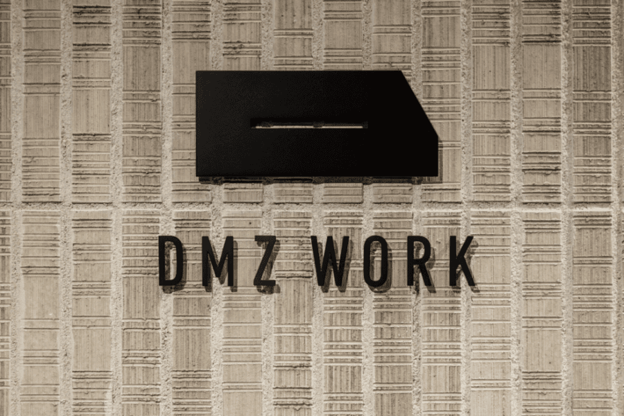 DMZ WORK 6名会議室 写真3