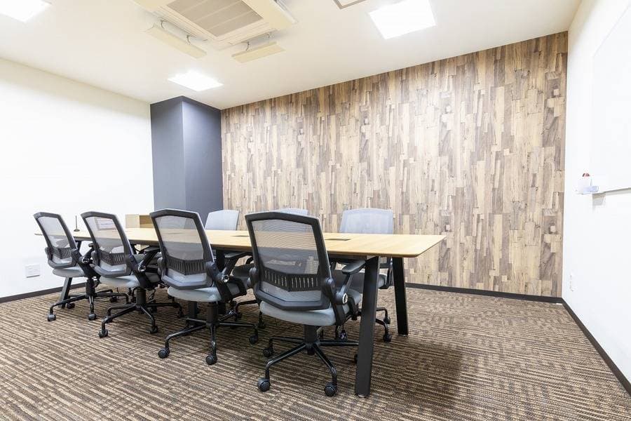 BIZcomfort松戸駅前 8名用会議室