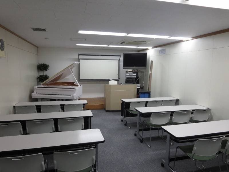 日本ピアノ調律･音楽学院 101室
