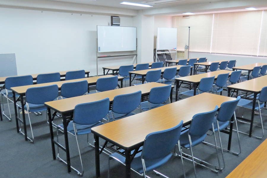 ＳＭＧ貸し会議室　近商ビル7階A室