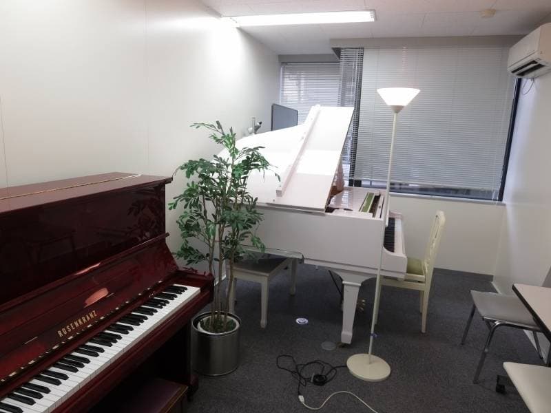 音楽学院 レッスン室105