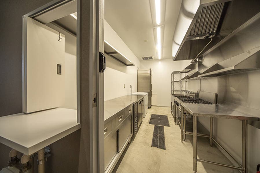 OUR KITCHEN 写真2