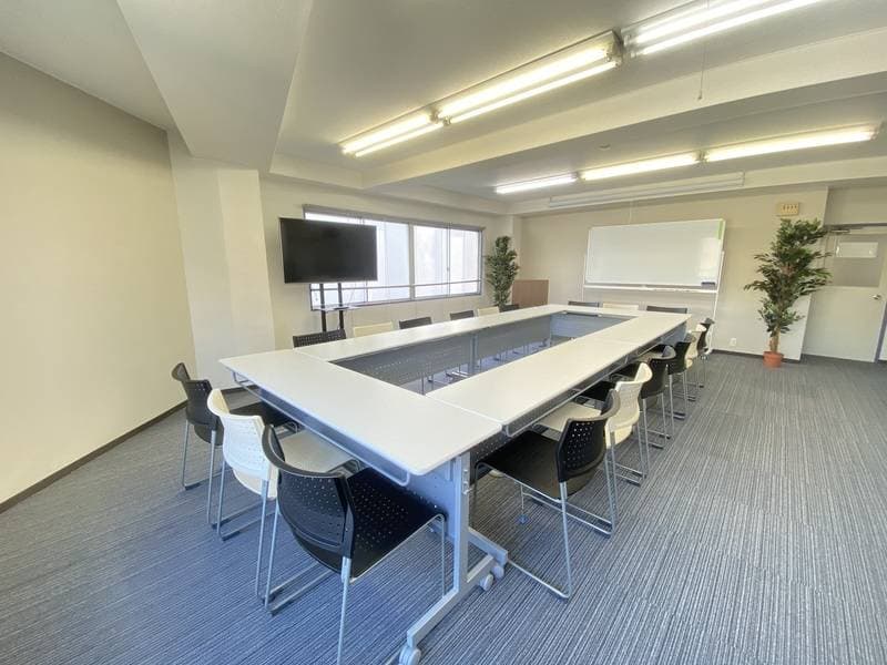 お気軽会議室新大阪terra 42人収容法人に好評 写真2