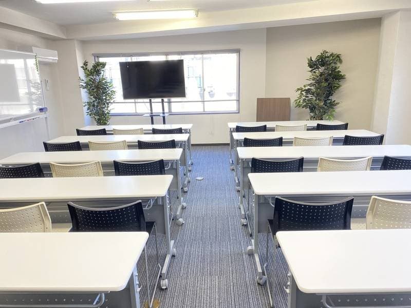 お気軽会議室新大阪terra 42人収容法人に好評 写真3