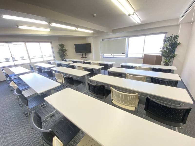 お気軽会議室新大阪terra 42人収容法人に好評 写真5
