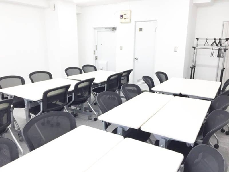 新宿三丁目レンタルスペース会議室 中規模 セミナー 写真4