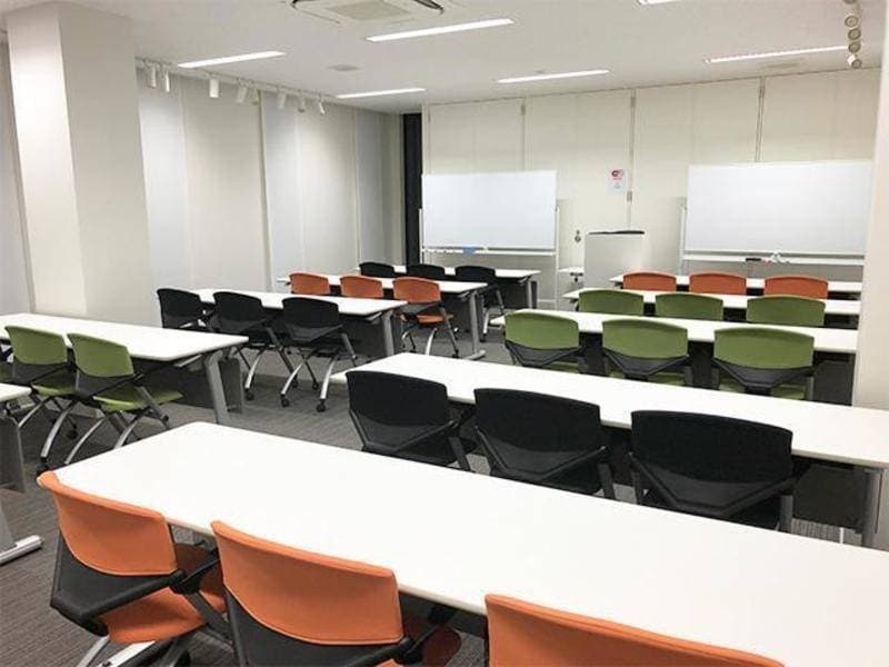 馬車道駅前 加瀬の貸し会議室 Room2