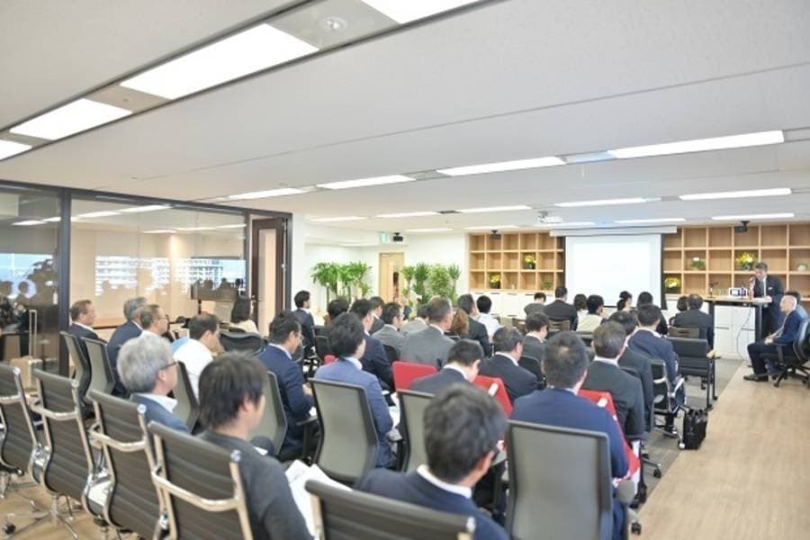 横浜駅きた東口徒歩6分