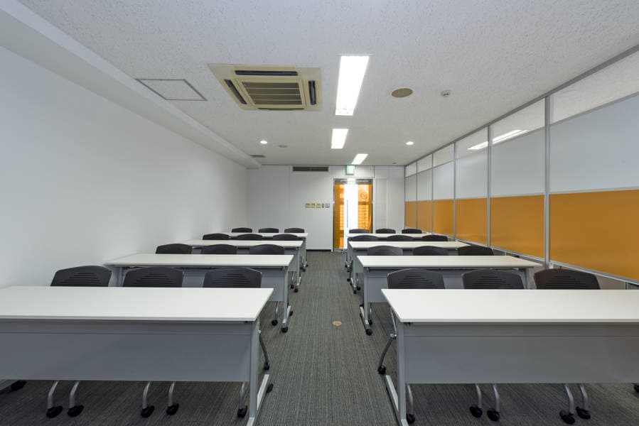 横浜アントレサロン 24名会議室 写真3