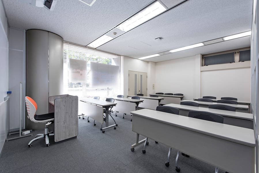 銀座アントレサロン 20名セミナールーム