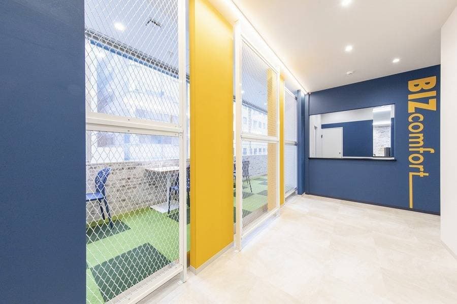 BIZcomfort新横浜 4名用会議室 写真3