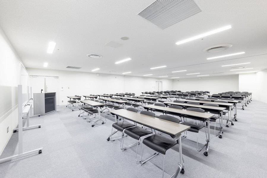 BIZcomfort水戸 90名セミナールーム