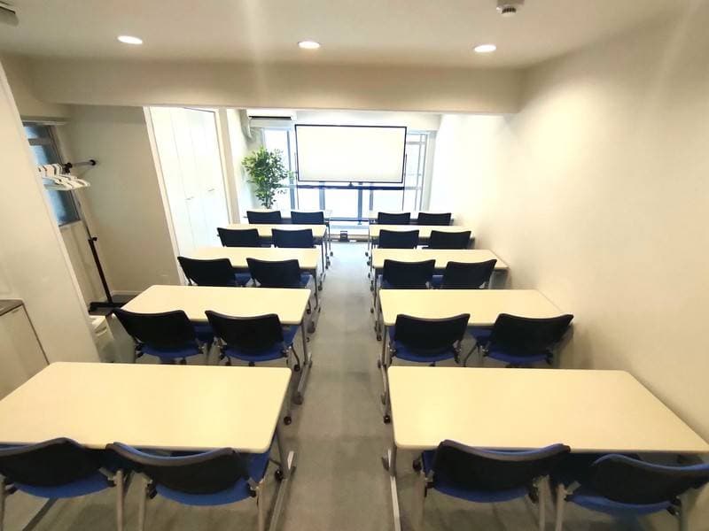 LINCRAS貸し会議室ウーブル博多