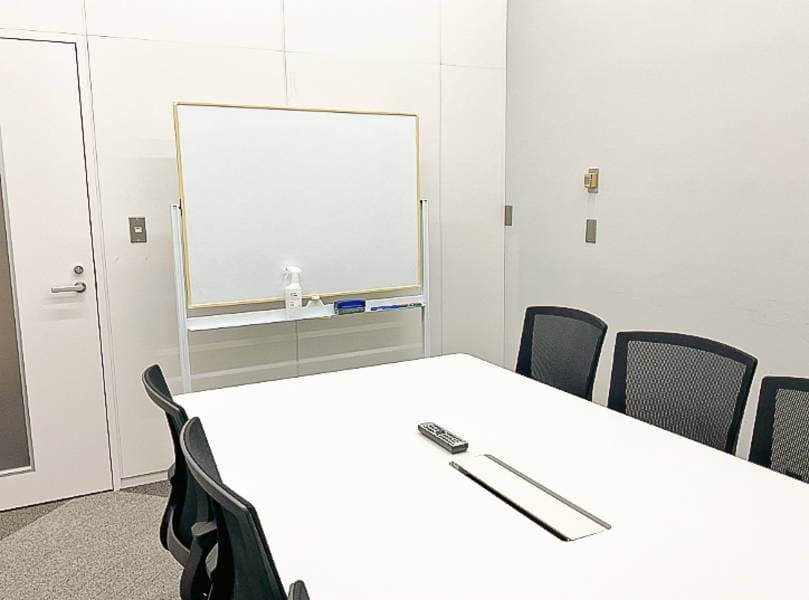 エコファニの貸会議室 by 三菱地所 応接室1 写真4