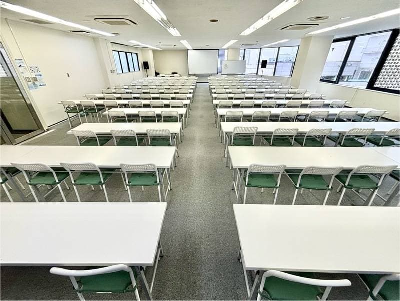 スタンダード会議室仙台一番町店 5階ホール1/2分割利用