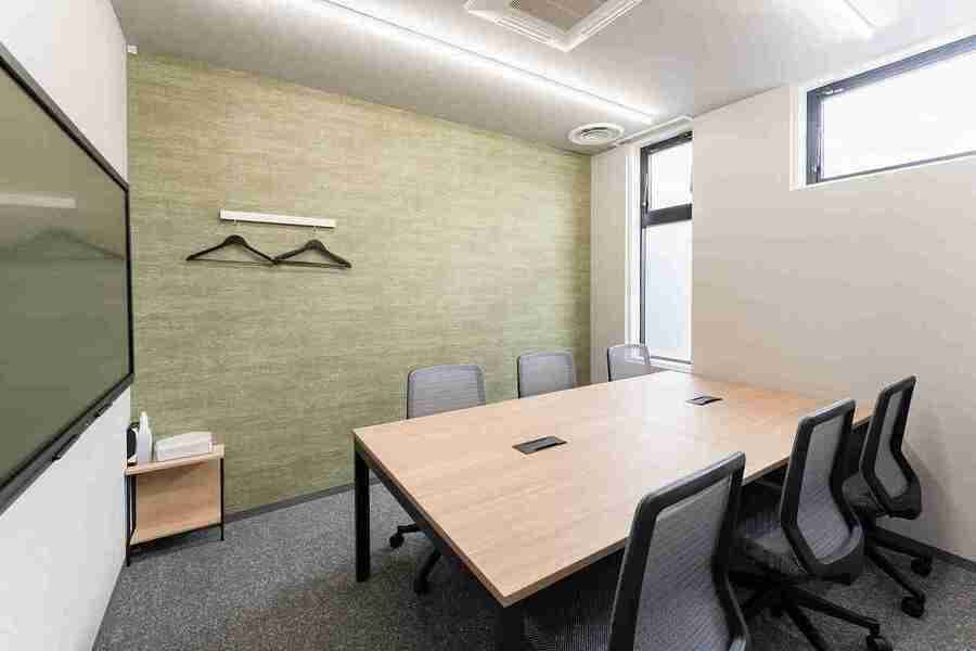 BIZcomfort新潟 6名用会議室