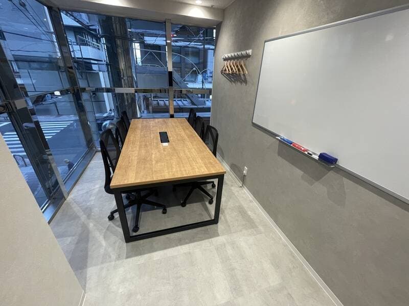 いいオフィス京都四条通6名会議室（Room B） 写真2