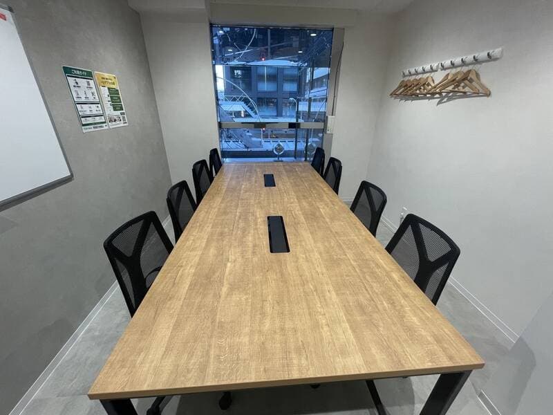 いいオフィス京都四条通8名会議室（Room A） 写真2