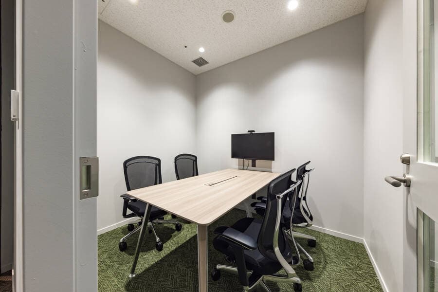 WAW上野　MeetingRoom　モニター付き４名様用会議室
