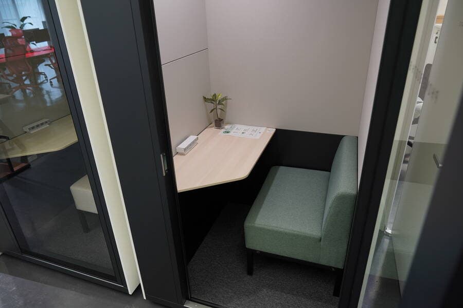 【BRIDGEX workplace】フォンブースB 写真4