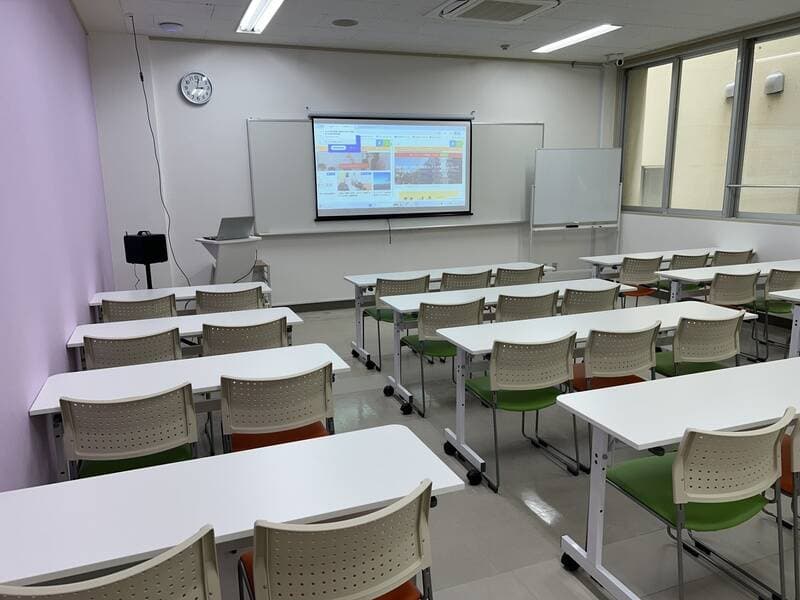 みんなの貸会議室　那覇東町店