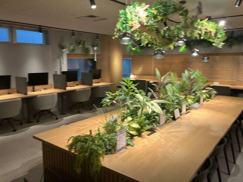 TONARI LOUNGE SHINYOKOHAMA