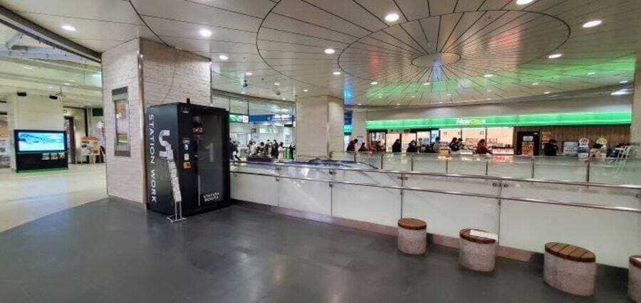 長岡駅改札外 写真2