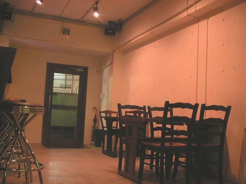 Cafe Bar LIVRE 写真2