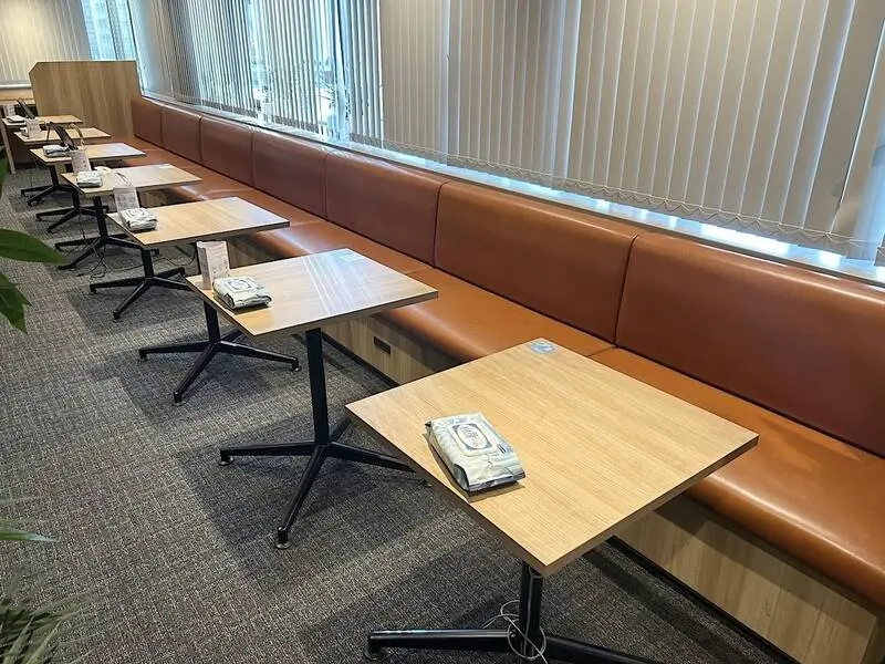 H1T新横浜 OPEN SPACEの席
